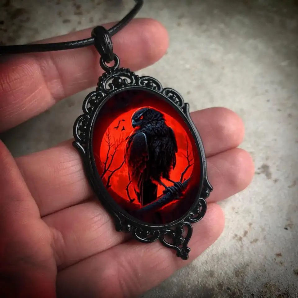 Gothic Vampire Owl Cameo Neckl - огляд і ціна Men'S Vampire Accessories
