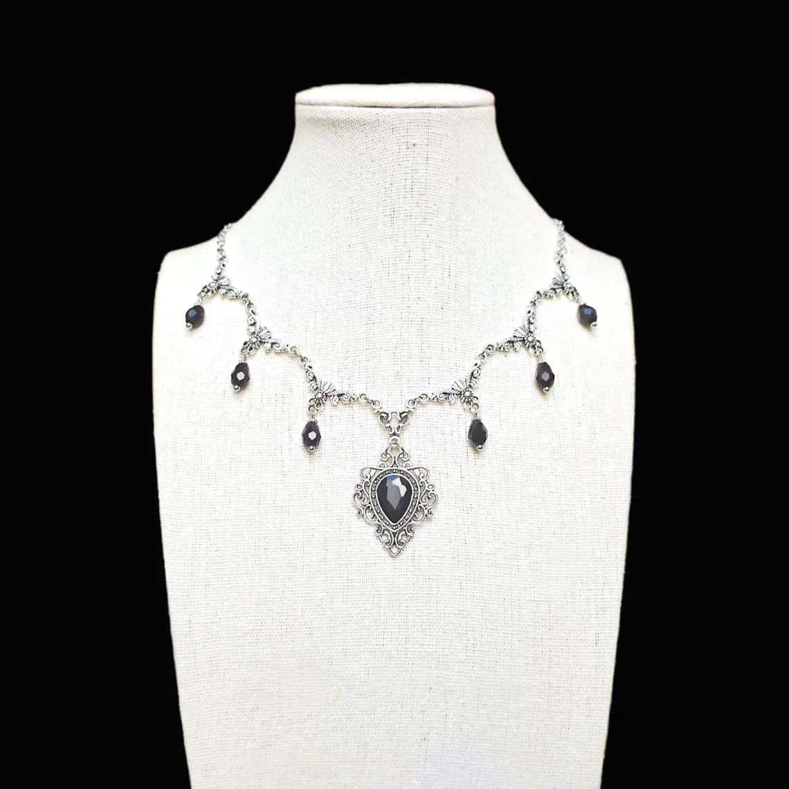 Victoria Embroidered Choker,Go - огляд і ціна Men'S Vampire Accessories